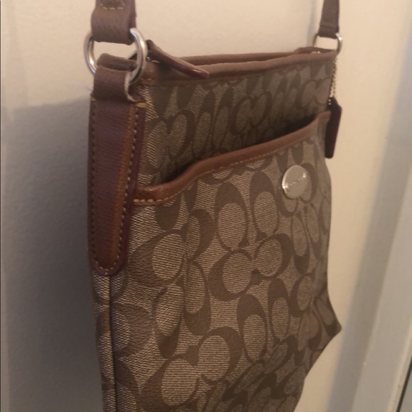 Coach cross body bag - Picture 2 of 3